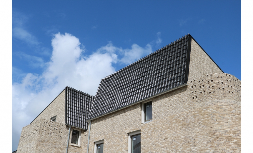 Crest Nelskamp H14 Black Gloss roof tiles Crest Nelskamp H14 Black Gloss roof tiles