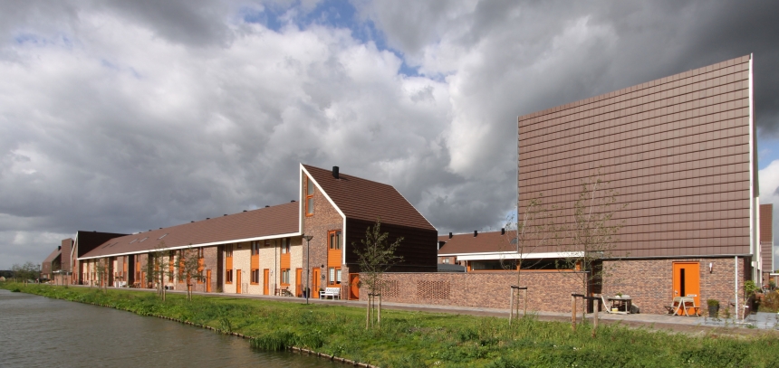 G10 Brown tiles roofs and facades G10 Brown tiles roofs and facades